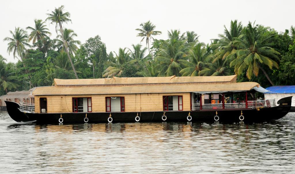 Vaishnav Tours Hotell Alappuzha Rum bild