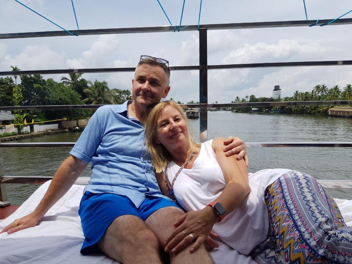 Vaishnav Tours Hotell Alappuzha Exteriör bild